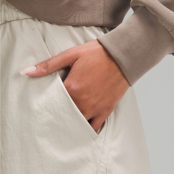 Cinchable Waist High-Rise Woven Short 3.5 In Mojave Tan - Picture 5 of 10